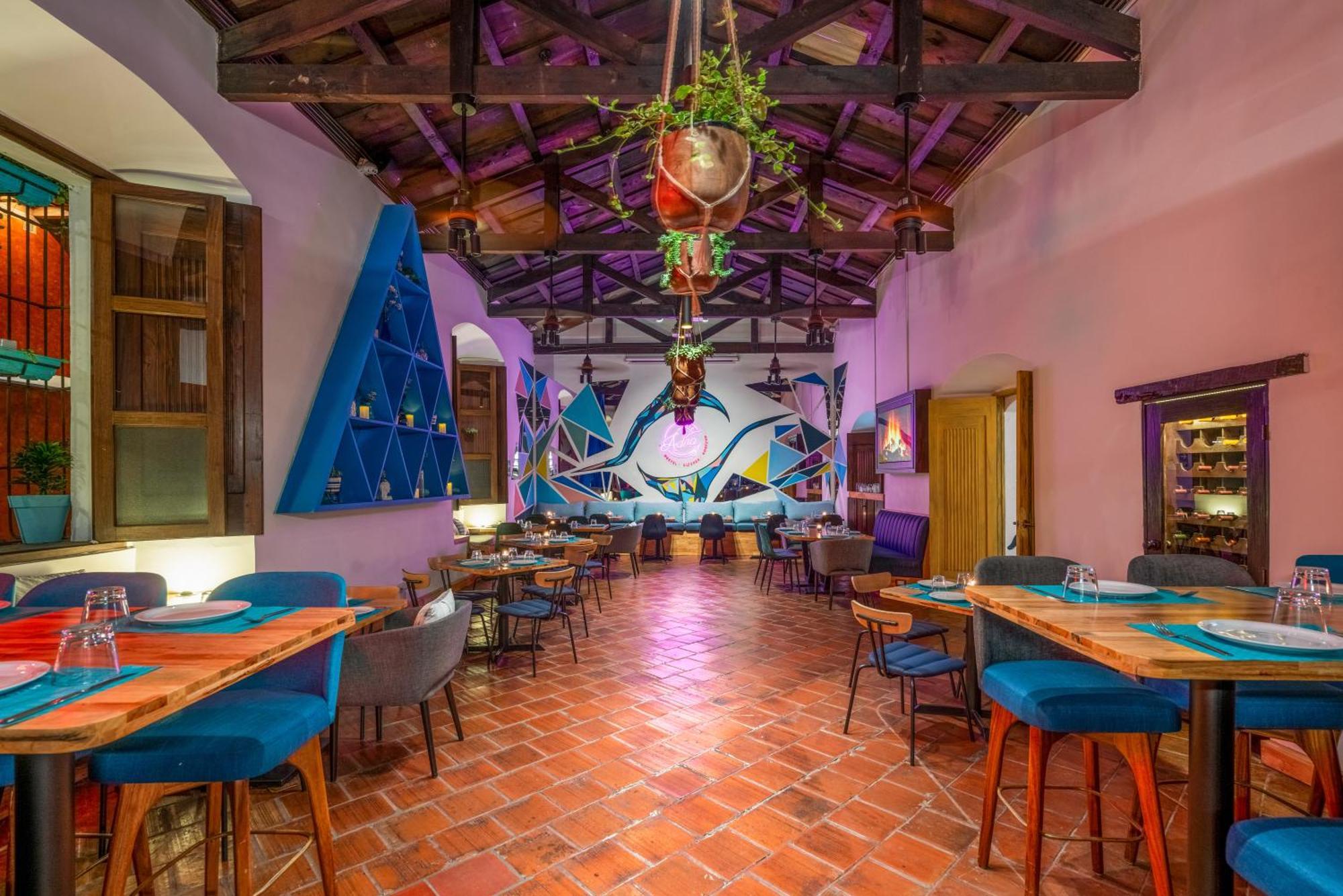 Adra Hostel Antigua Exterior foto Restaurant in Oaxaca, Mexico