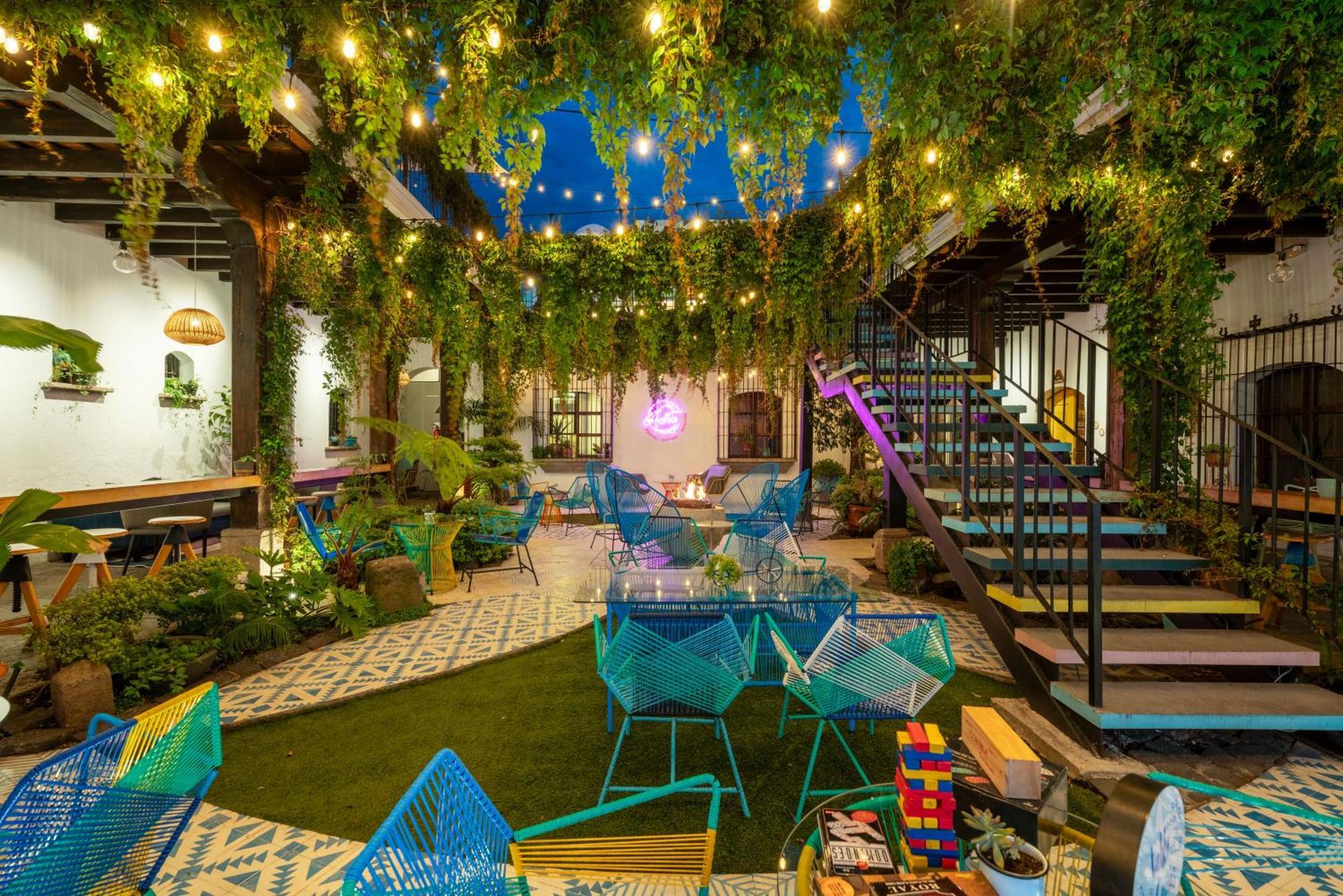 Adra Hostel Antigua Exterior foto The Garden at the Hotel Indigo, San Francisco