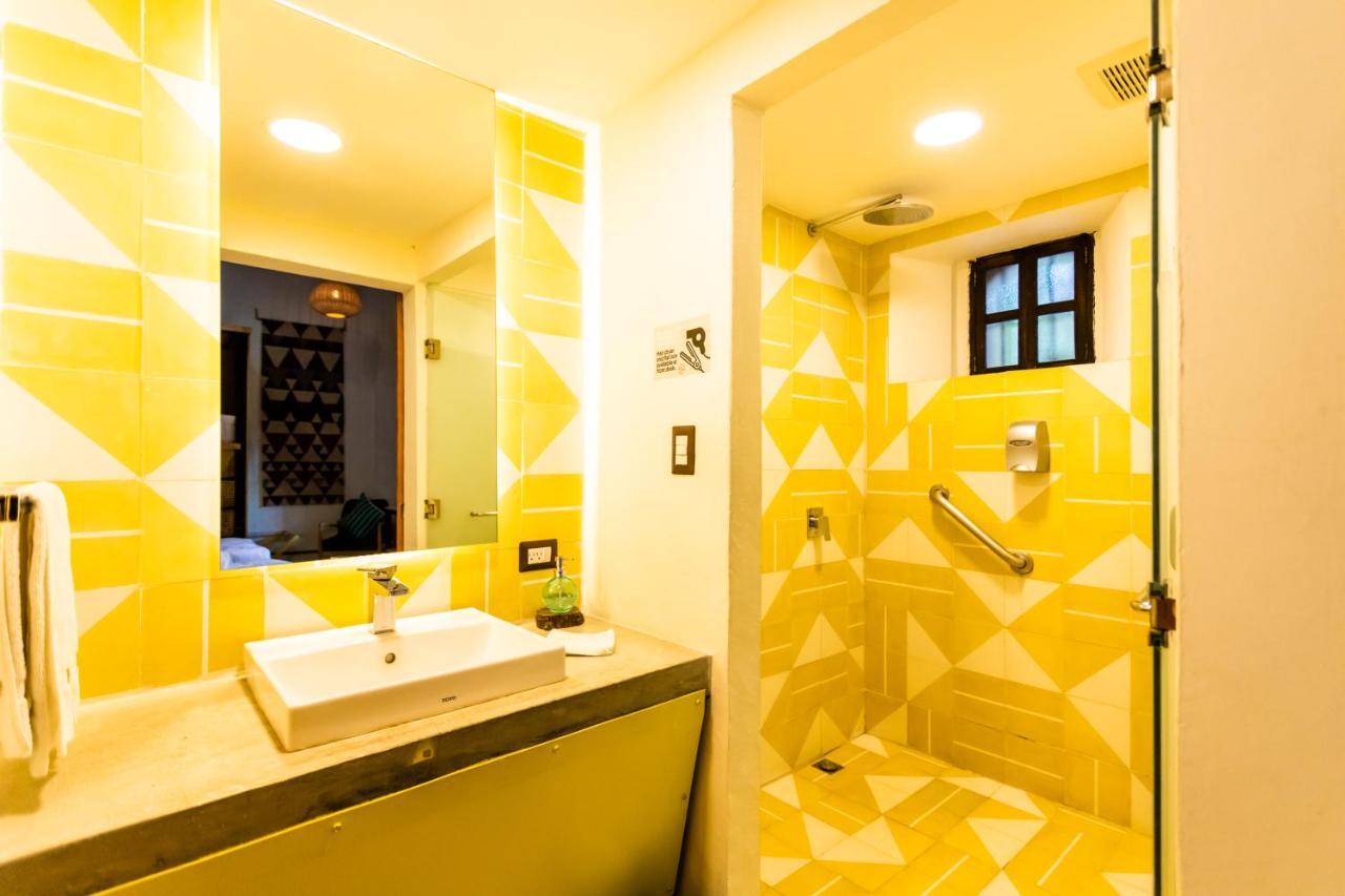Adra Hostel Antigua Exterior foto Bathroom